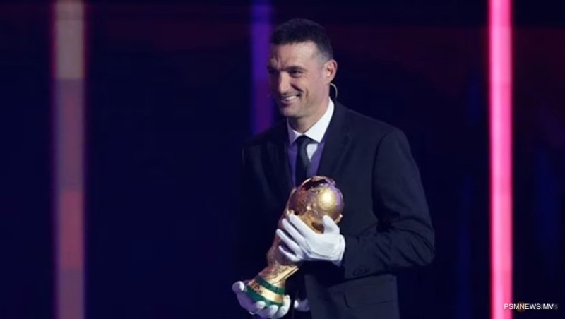 އާޖެންޓީނާގެ ކޯޗުގެ ކިބައިން ފީފާގެ ރައީސް މައާފަށް އެދެފި