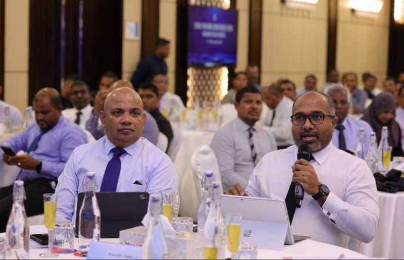 މަސައްކަތުގެ ފެންވަރު މިންކުރާނަން، ދަށްނަމަ ފުލުހުންގެ ތެރޭ ނުތިބެވޭނެ: އިހުސާން