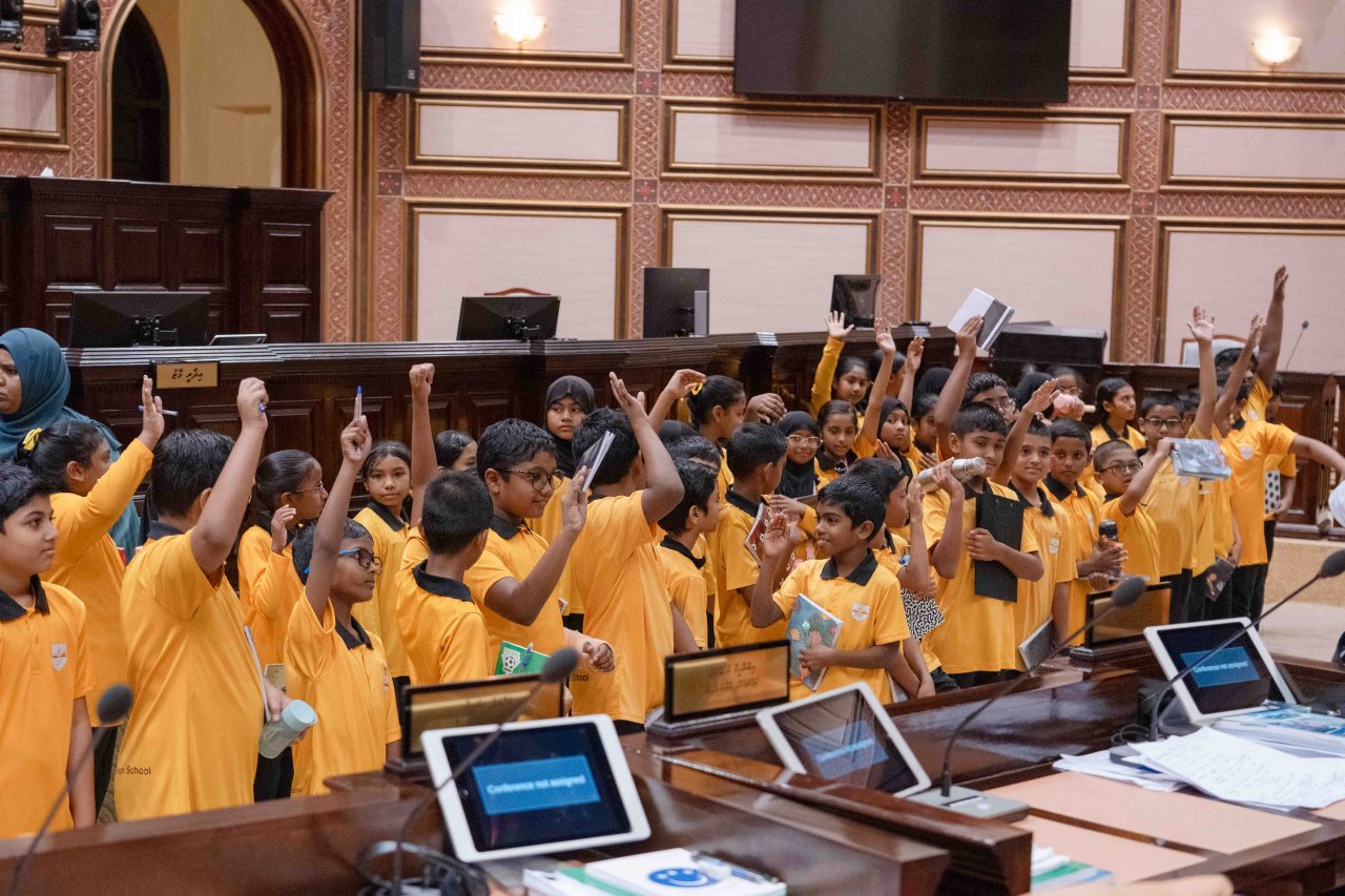 މި އަހަރަށް މަޖިލިސް ނިމުނީ، ދިވެހީންގެ ރާއްޖެ ބިނާކުރުމަށް މެމްބަރުން ދޭ ވަގުތާއި ނެރޭ ނަތީޖާއަށް އަބްދުއްރަހީމްގެ ޝުކުރު