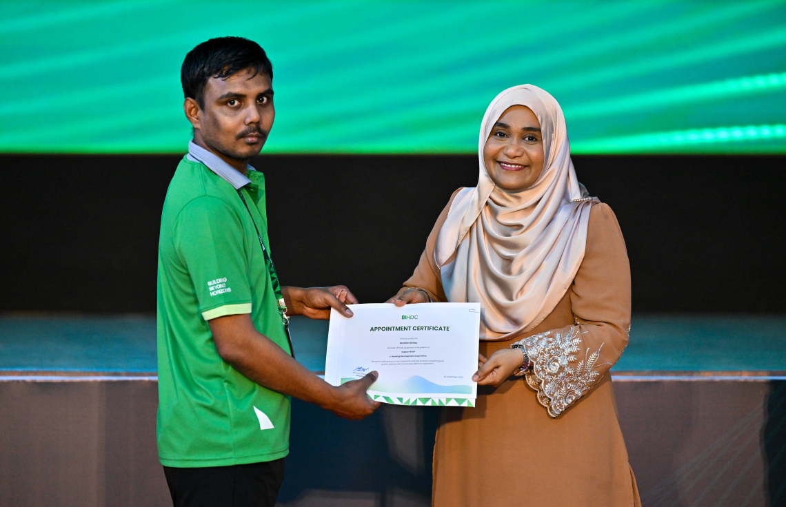 އަޅުގަނޑުމެން އިސްކުރަންވީ ކެތްތެރިކަމާއި އިހުސާންތެރިކަން: ފަސްޓް ލޭޑީ