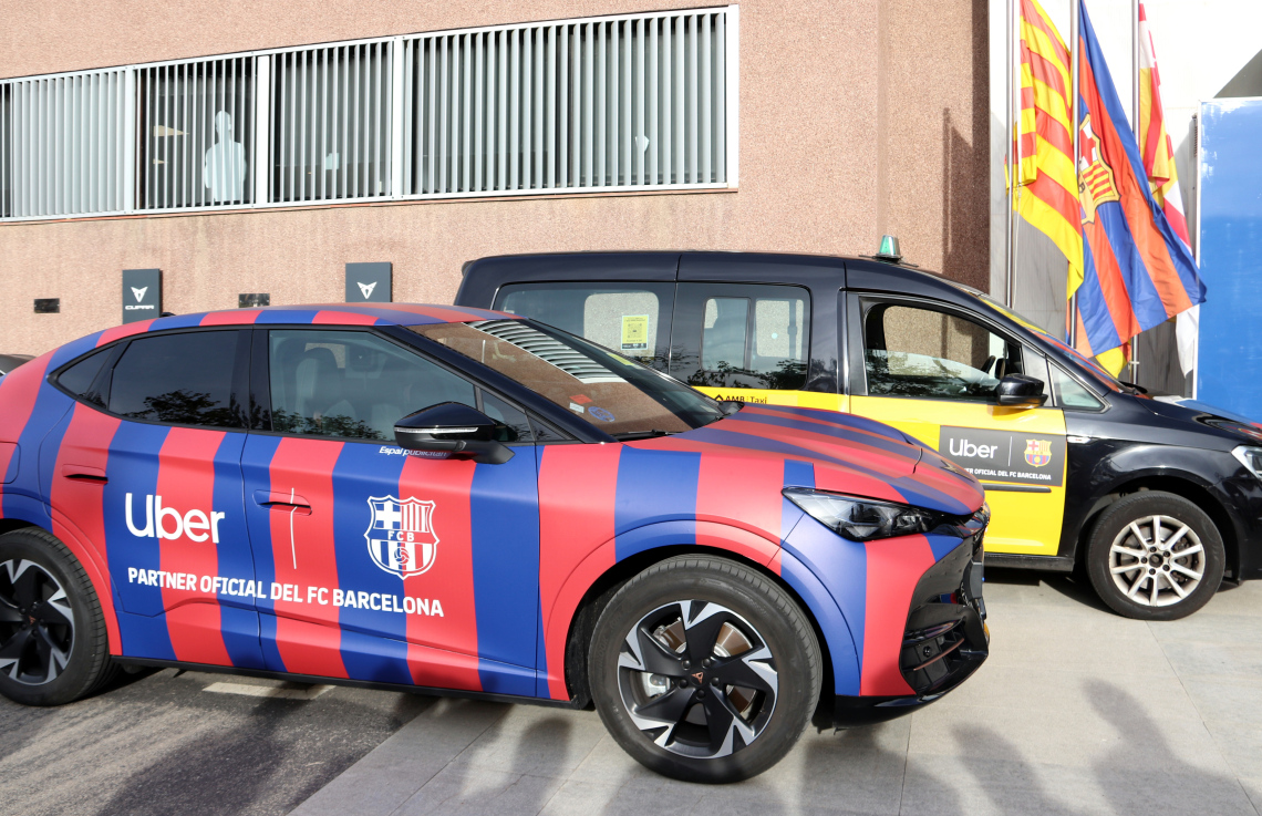 ބާސާގެ ސްޕޮންސަރަކަށް އޫބާ ހަމަޖެއްސުމުން އެހެން ޓެކްސީ ޑްރައިވަރުން ހަޅުތާލަށް!