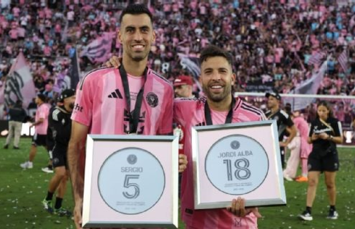 އެމެރިކާގެ އެންމެ ޝަރަފްވެރި ތައްޓާ އެކު މެސީގެ ދެ އެކުވެރިން ކުޅުން ހުއްޓާލައިފި