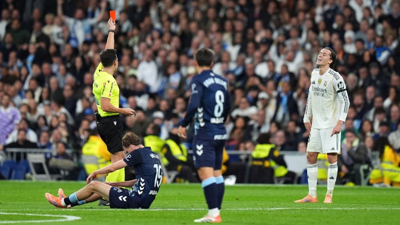 ރަތް ކާޑުތަކާއެކު ބަލިވުމުން އަލޮންސޯގެ ނުރުހުން ރެފްރީއަށް