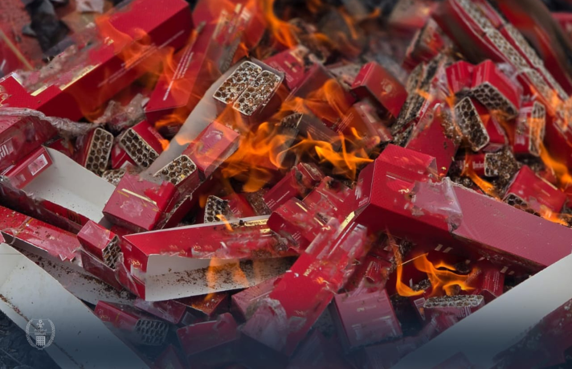 ގަވާއިދާ ހިލާފަށް އެތެރެކުރަން އުޅެނިކޮށް އައްޑޫން ހިފަހައްޓާފައި ހުރި 1.8 މިލިއަން ސިނގިރޭޓު ނައްތާލައިފި