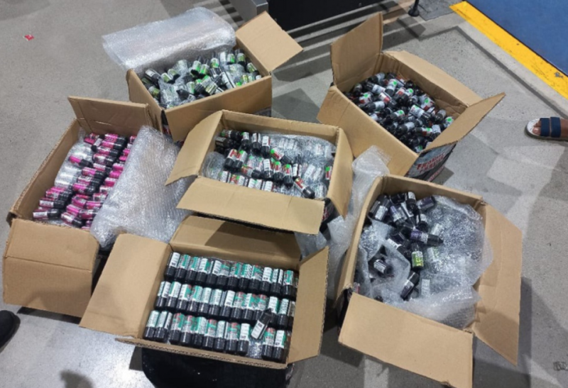 ކަނޑުމަގުން ވަގަށް ވައްދަން އުޅުނު 10،000 ވުރެ ގިނަ ވޭފް އަތުލައިގެންފި އަގު 2.7 މިލިއަނަށް އަރާ