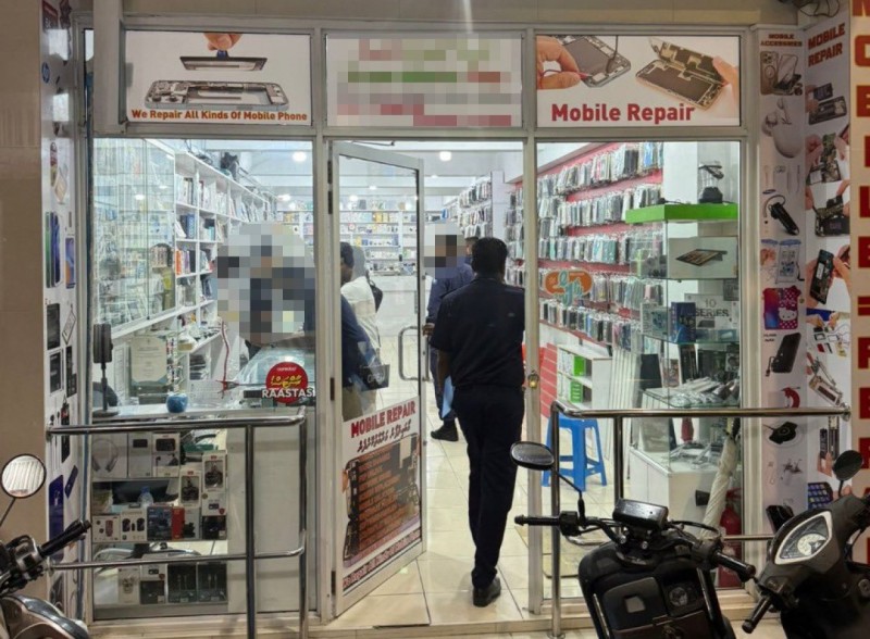 ފުލުހުންނާއި އިކޮނޮމިކް މިނިސްޓްރީގެ އޮޕަރޭޝަނެއް: ގަވައިދާ ޚިލާފަށް ދުންފަތުގެ ބާވަތް ވިއްކި ދެ ފިހާރައެއް ބަންދުކޮށްފި