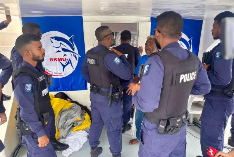 މުޒާހަރާއިން މަސްވެރިން ހައްޔަރުކުރުމަކީ މަސްވެރިން ފެއިލްކޮށް ވެރިކަން ކުރުމުގެ އަހުލާގު މި ސަރުކާރުގައި ނެތްކަން ދައްކައުވައިދޭ ކަމެއް: ޝާހިދު