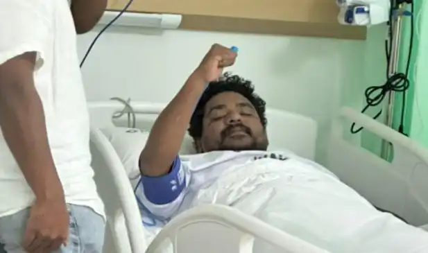 މެމްބަރު މައުރޫފް ކުއްލި ސަރޖަރީ އެއް ކޮށްފި، އިތުރު ސަރޖަރީ އެއް ކުރަން ޖެހޭ