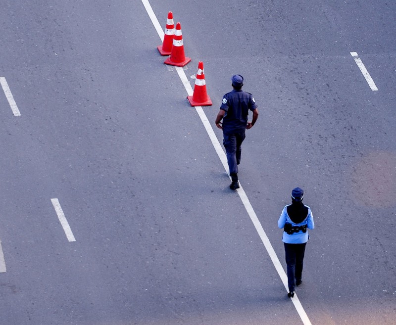 ފުލުހެއްގެ ކަރުގައި ހިފި މައްސަލާގައި 15 ދުވަހަށް ބަންދަށް