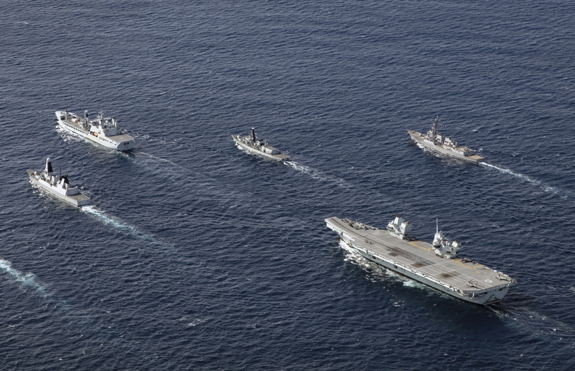 އީރާނަށް ދިޔަ ބޯޓެއް އިންޑިއާ ކަނޑުގައި އޮއްވައި އެމެރިކާ ސިފައިން އަރައި މުދާތަކެއް ހިފަހައްޓައިފި