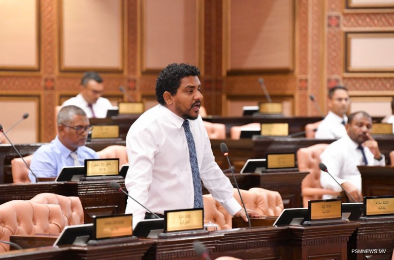 މެންބަރު މައުރޫފް ހިމެނޭހެން ތިން މީހެއްގެ ބަންދަށް 5 ދުވަސް