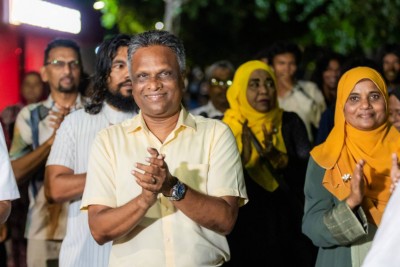 މަސައްކަތް ކޮށްދޭން ޖެހޭނީ ވޯޓާ ޖެހުނީމައެއް ނޫން، މަގާމަށް އަންނަނީ ޚިދުމަތް ކޮށްދޭން: އާޒިމް