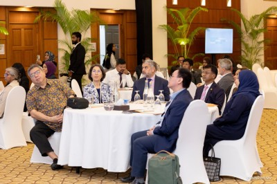 ސިއްޙީ ޚިދުމަތްތައް ތަރައްޤީކުރަން އައިއެސްޑީބީން ރާއްޖެއަށް 400،000 ޑޮލަރުގެ އެހީއެއް!