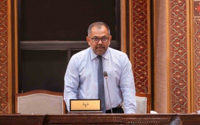 ރައްޔިތުން ނިކަމެތިކުރަނީ ރާވައިގެން، އުޅެނީ ވެރިންގެ ހެޔޮކަމުން ކަންކަން ވާކަން ދައްކަން: ޔާމީން