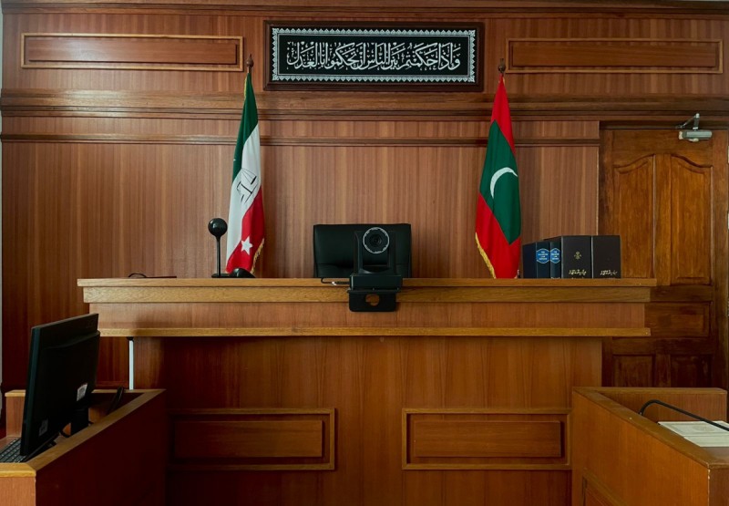 ވަރީގެ މައްސަލައެއްގައި ކޯޓަށް މީހަކު ހާޒިރު ނުވެގެން ހޯދަނީ