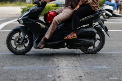 ރައްޔިތުން އެދުމުން، މެޓަލް ސްޕީޑް ބްރޭކަރުތައް ނަގައިފި