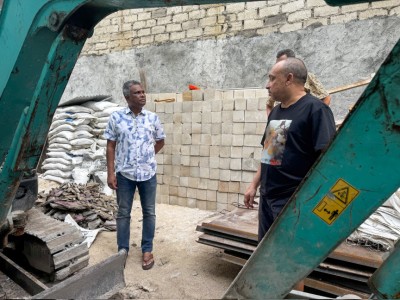 ކޮންނަނިކޮށް، ޖެހިގެން ހުރި ގޭގެ ތަޅުންގަނޑު ގަނބައިގަތުން: ދެ ގޭގެ މީހުން ވާހަކަދައްކައިގެން ހައްލުކުރަނީ