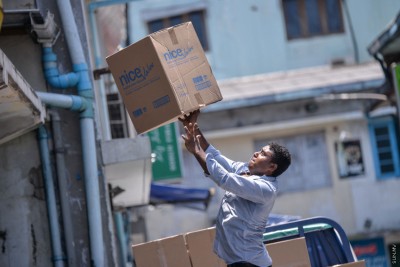 9،000 ބިދޭސީން ޑީޕޯޓުކޮށްފި، ސައްހަ ވޯކް ޕާމިޓެއް ހޯދަން ތިން މަހުގެ މުއްދަތެއް ދެނީ