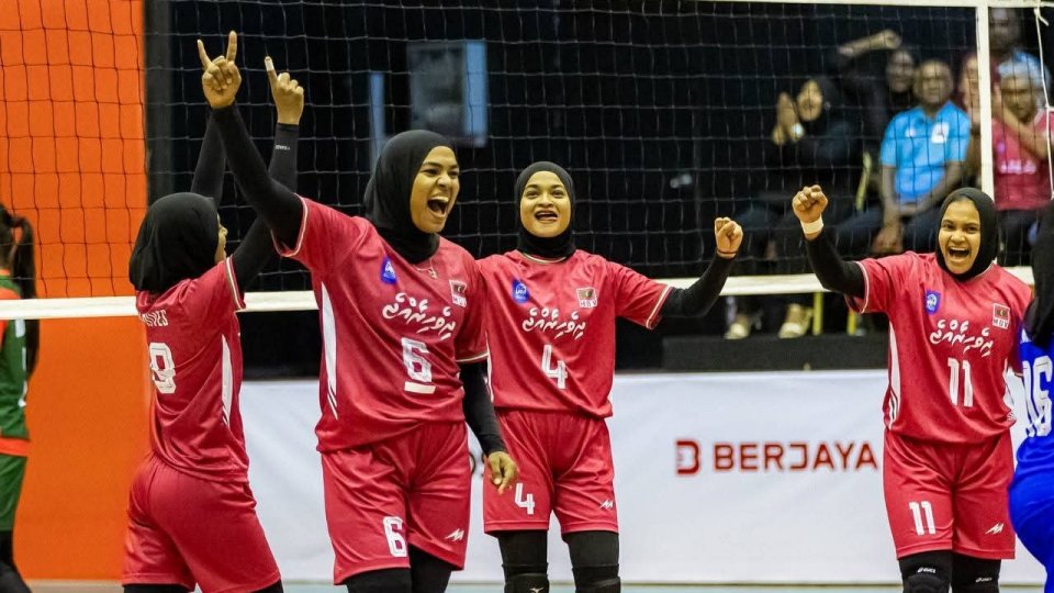 ސީދާ ތިން ސެޓުން ބަންގްލަދޭޝް ބަލިކޮށް ރާއްޖެއިން ފެށުން ރަނގަޅުކޮށްފި