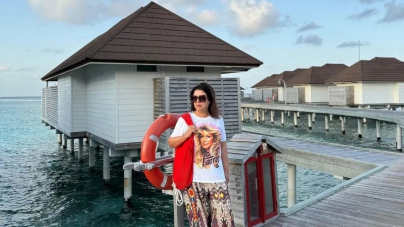 ފަރާ ޚާން 3 ކުދިންނާ އެކު ރާއްޖޭގައި