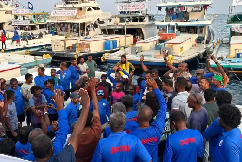 މަސްވެރިންގެ އިހުތިޖާޖުން ހައްޔަރު ކުރި އެންމެން ދޫކޮށްލައިފި