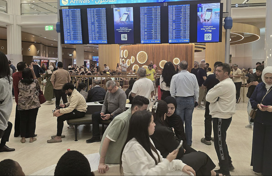 ދުބާއީއަށް މޫސުން ގޯސްވެ، ރާއްޖެ އަންނަ ފްލައިޓުތައް ވެސް ޑިލޭވެއްޖެ