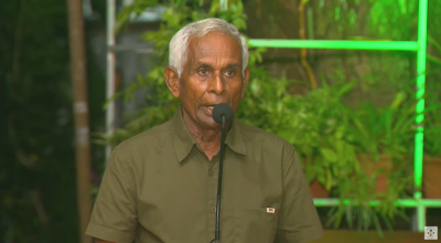 ކަރުނައާ އެކު: "ދަފުތަރުގައި 40 އަހަރުވެއްޖެ، ހަތް ދަރިންނާ އެކު މި ދުވަނީ މަގުމަތީ"