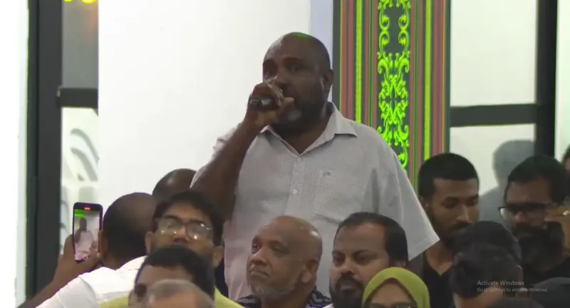 މުޢިއްޒު ވެރިކަމަށް ގެންނަން މަސައްކަތް ކުރި މީހަކު: "ޑޮލަރު ގެ އަގު 21 ފަހަނަ އަޅާ ދަނީ، 64 ބިލިއަން ރުފިޔާ ޗާޕްކޮށް ބާޒާރަށް ނެރެފި"