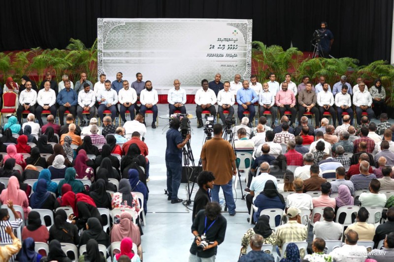 ރައީސުލްޖުމްހޫރިއްޔާ، ފޭސް 1ގެ ރައްޔިތުންނާ ބައްދަލުކުރެއްވުން އާދިއްތަ ދުވަހުގެ ރޭ