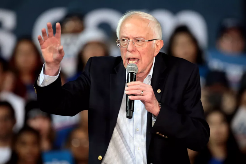 އޭއައި ޑޭޓާ ސެންޓަރުތައް އެޅުން މެދުކަނޑާލަން ސޭންޑާސް ގޮވާލައްވައިފި