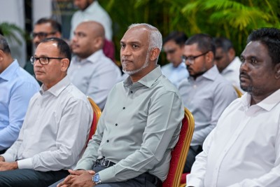 ކަރުނައާ އެކު: "ދަފުތަރުގައި 40 އަހަރުވެއްޖެ، ހަތް ދަރިންނާ އެކު މި ދުވަނީ މަގުމަތީ"