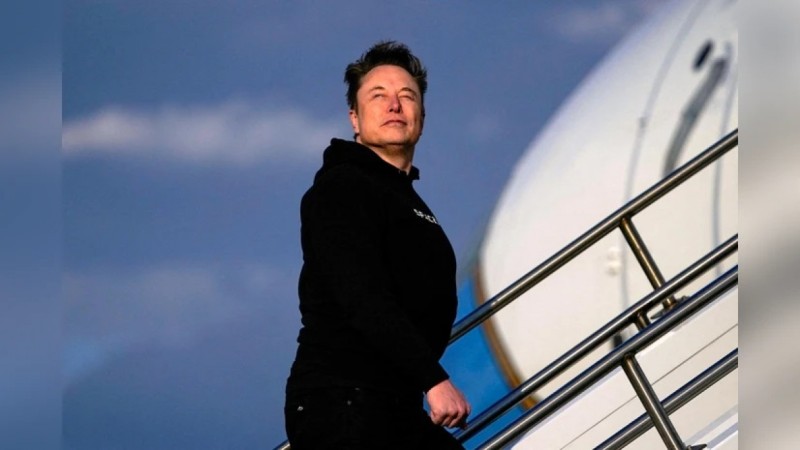 މިލްކިއްޔާތުގައި 700 ބިލިއަން ޑޮލަރު ހުރި ފުރަތަމަ މީހަކަށް މަސްކު