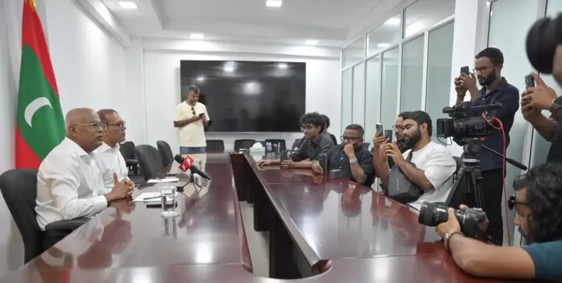 ގާނޫނު އަސާސީ އަށް ރައީސް މުއިއްޒު ގެންނަ ނޭދެވޭ ކުއްލި ބަދަލު ހުއްޓުވުމަށް އެމްޑީޕީ އިން ކުރަންޖެހޭ މަސައްކަތް ވަރަށް ބޮޑު: ރައީސް ސޯލިހް