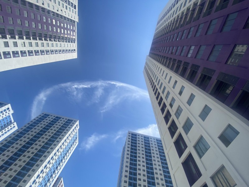 ހިޔާ ފްލެޓު ކުއްޔަށް ދޭ މައްސަލަ ބޮޑުވެ، ގިނަ ބައެއްގެ ފާޑުކިޔުން އެޗްޑީސީއަށް އަމާޒުވެފައިވަނިކޮށް ބިދޭސީންނަށް ކުއްޔަށް ދޫކޮށްފައިވާ ފްލެޓުތައް ހުސް ކުރުމަށް މުހުތަލެއް ދީފި