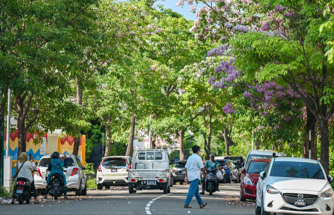 ހުޅުމާލެއިން ކަރަންޓު ކެނޑުނު ތަންތަނަށް އަލުން ހިދުމަތް ދޭން ފަށައިފި