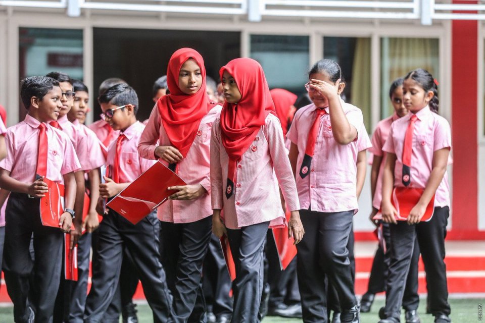 ޖެނުއަރީ 10ގެ ކުރިން ޓެކްސްޓް ފޮތްތައް ފޮނުވައި ނިމޭނެ!