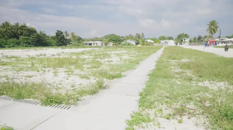 ކުމުންދޫ ފުޓުބޯޅަ ދަނޑުގެ މަސައްކަތް ނިމޭނެ ދުވަހެއް ނޭނގެ: ކައުންސިލް ރައީސް