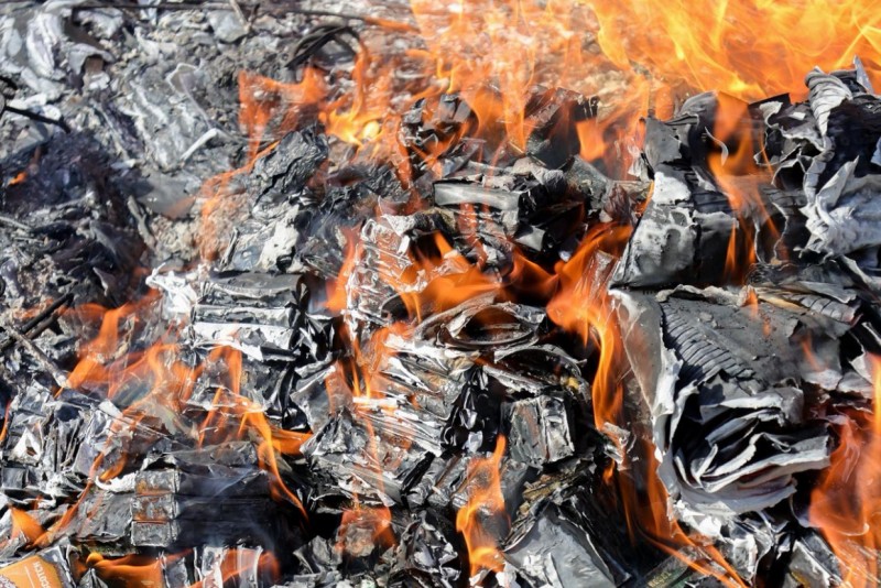 ގަލޮޅާއި ހެންވޭރުން ހޯދި ވޭޕްތަކެއް، 442 ފްލޭވާޑް ކާޓްރިޖާއެކު ނައްތާލައިފި