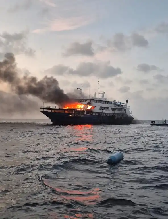 ކުޑަ އަންބަރާ ކައިރީ އޮތް ސަފާރީ އެއްގައި އަލިފާން ރޯވެގެން، އެމްއެންޑީއެފް އިން ހަރަކާތްތެރިވާން ފަށައިފި