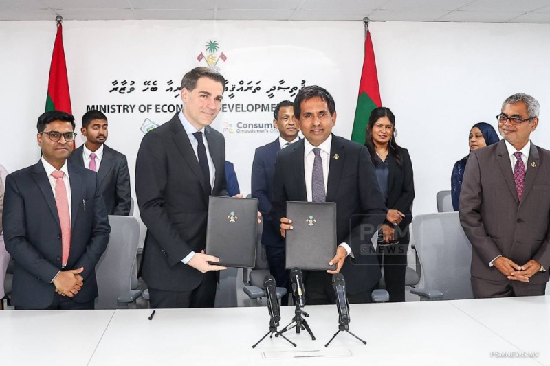 ނ. އަތޮޅުގައި ތަރައްޤީކުރާ ޓައުންޝިޕް މަޝްރޫއުގެ އިންވެސްޓަރުންނާއެކު ސޮއިކޮށްފި