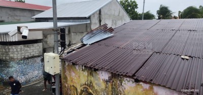 ވިއްސާރައިގައި އައްޑޫގެ 4 ގެއެއްގެ ފުރާޅު އެއްލާލައި ބޮޑެތި ގެއްލުންތަކެއް