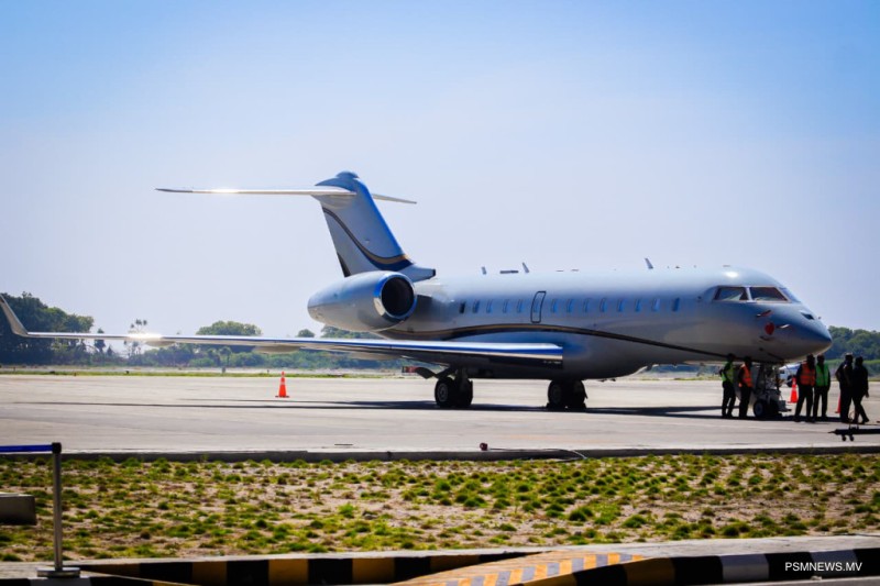 ހަނިމާދޫ އެއަރޕޯޓަށް ފުރަތަމަ ފަހަރަށް ކޮމާޝަލް ޖެޓެއް!