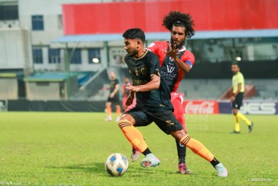 އޮޑި، އީގަލްސް އަތްދަށުވެއްޖެ