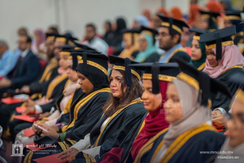 ފުލް ޓައިމް ވަޒީފާ އަދާކުރަމުން ޕީއެޗްޑީއަށް ނުކިޔެވޭ ގޮތަށް ނިންމައިފި