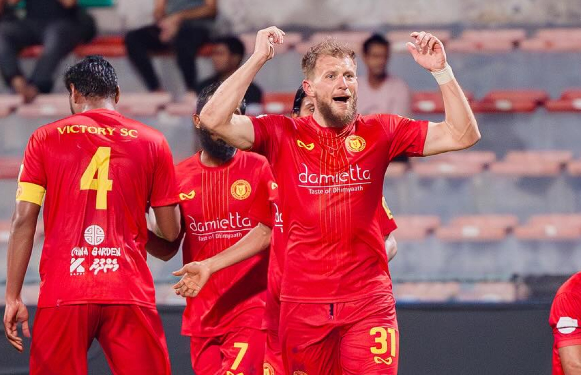 ވިކްޓަރީން ފޯމުގައި ހިފަހައްޓަނީ، ލަޗްނީ އަށް ތިން މެޗުން ފަސް ލަނޑު!