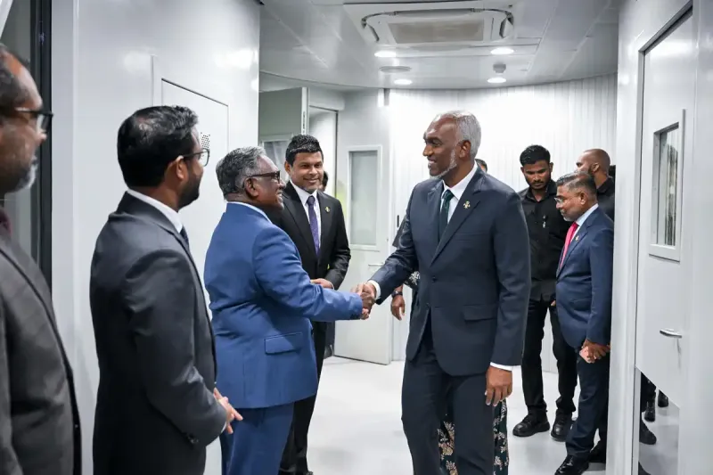 ޖީއެމްއާރު ބޭރުކޮށްލިތާ 10 އަހަރު ފަހުން ހަނިމާދޫ އެއަރޕޯޓު ހިންގާނެ އިންޑިއާ ކުންފުންޏެއް ހޯދައި ދިނުމަށް މުއިއްޒު ސަރުކާރުން އެދިގެން އެ މަސައްކަތް އިންޑިއާ ސަރުކާރުން ފަށައިފި