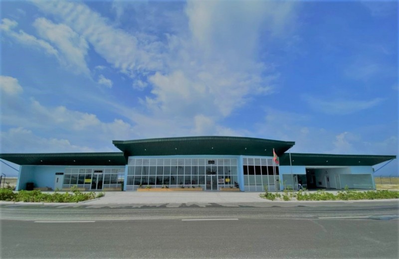 ހޯރަފުށީގެ މޯލްޑިވިއަން އޮފީހުގެ ދޮރު ހަލާކުކޮށް ދެ ކާގޯ ފޮށިގަނޑު ވަގަށް ނަގައިފި