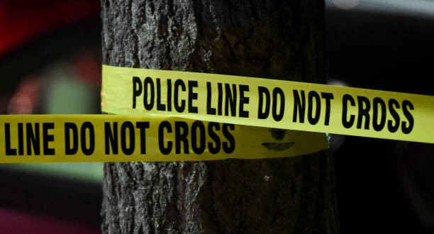 ދެބެންގެ ދެމެދުގައި ހިނގި ހަމަނުޖެހުމުގައި ޒަޚަމްވި މީހާއަށް ފަރުވާ ދެނީ