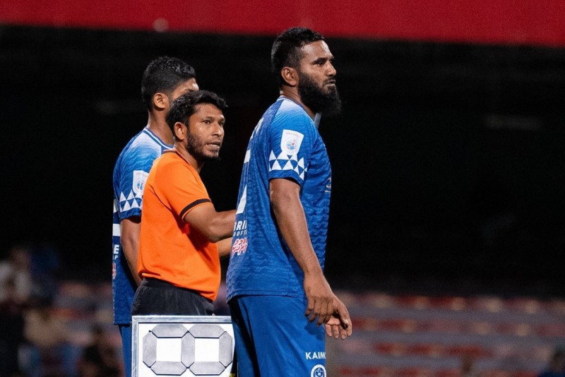 ދަގަނޑޭ އެނބުރި ކުޅުމުގެ ތެރެއަށް، ސަޕޯޓަރުންނަށް ބޮޑު އުފަލެއް