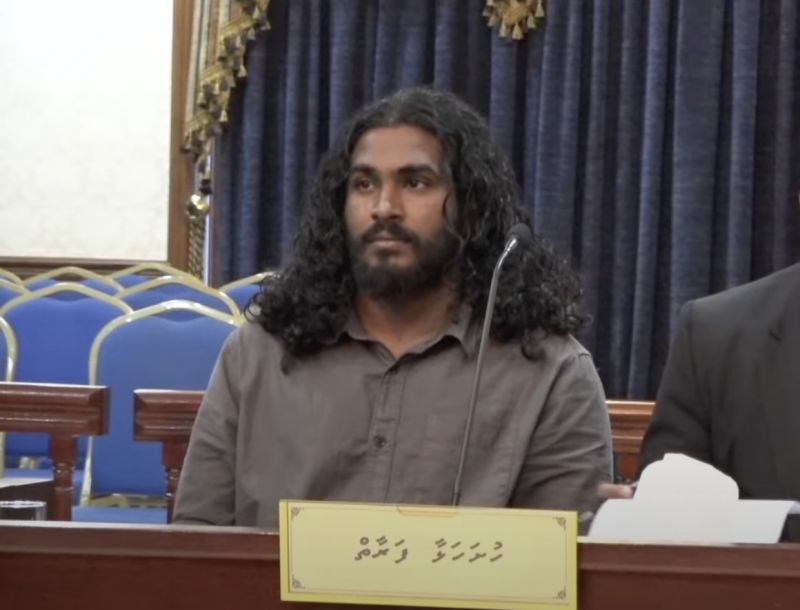 ޑުރަގުގެ ބޮޑެއް ކަމަށް ބުނާ އަރުޝަދަށް، ވައްކަމުގެ މައްސަލައެއްގައި ނުވަ މަހުގެ ޖަލު ހުކުމެއް